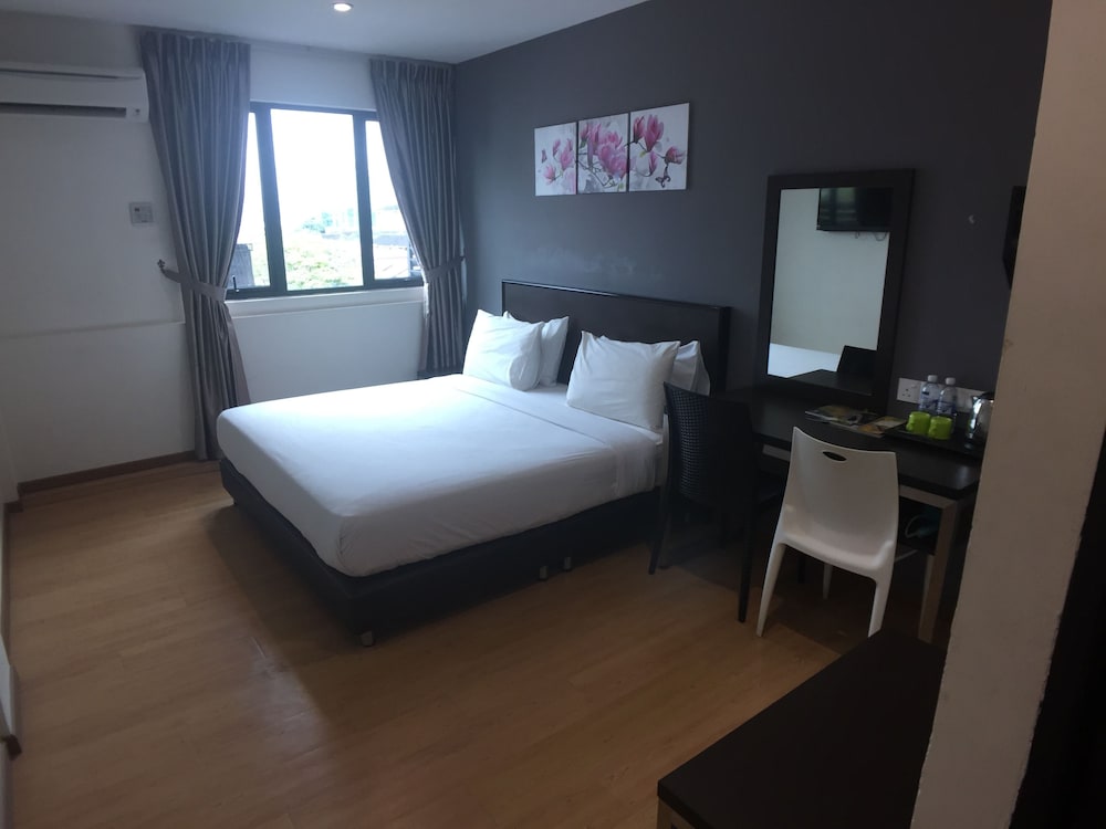Padungan Hotel 11/23