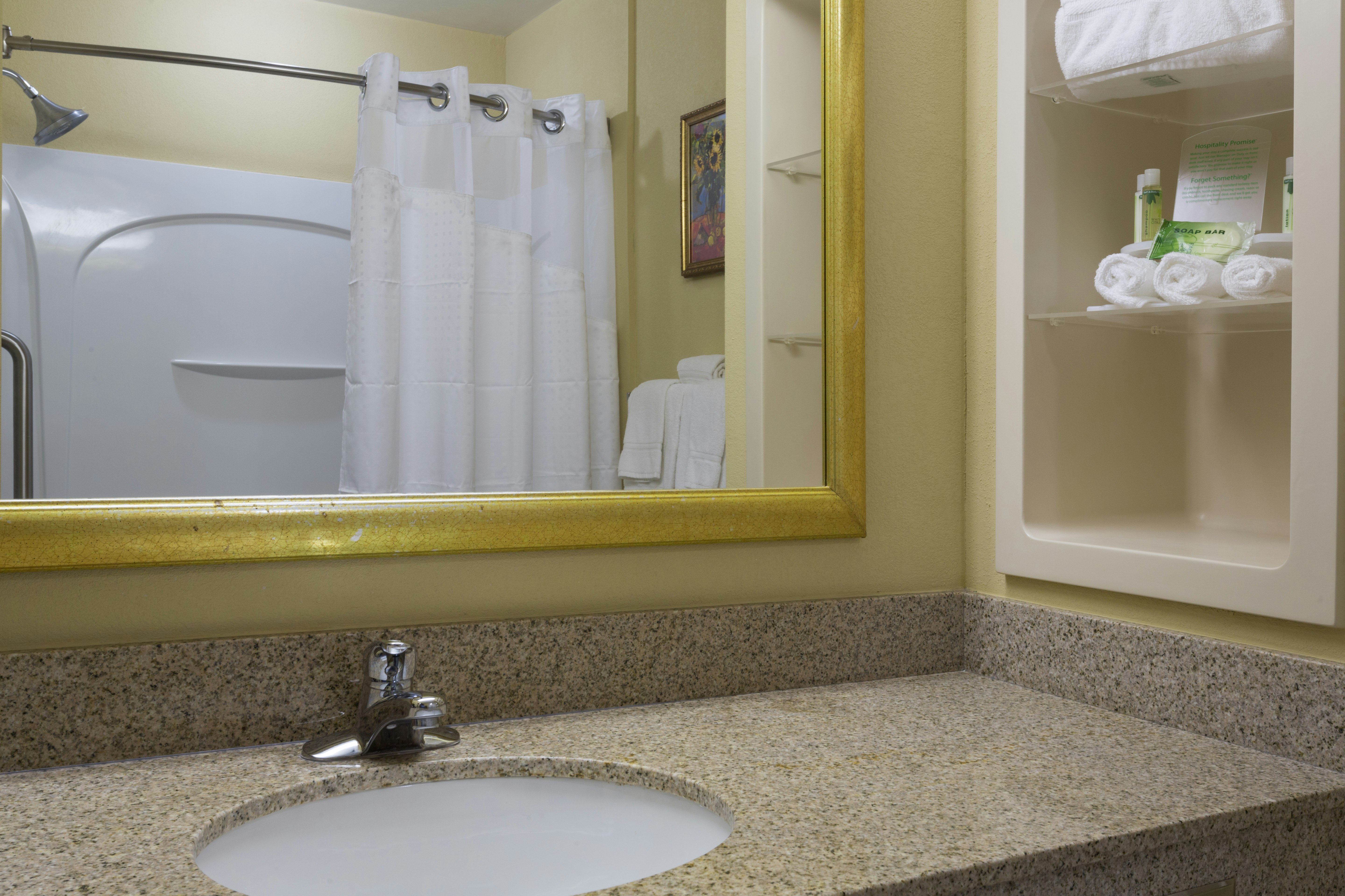 Holiday Inn Express Hotel & Suites Sebring 69/73