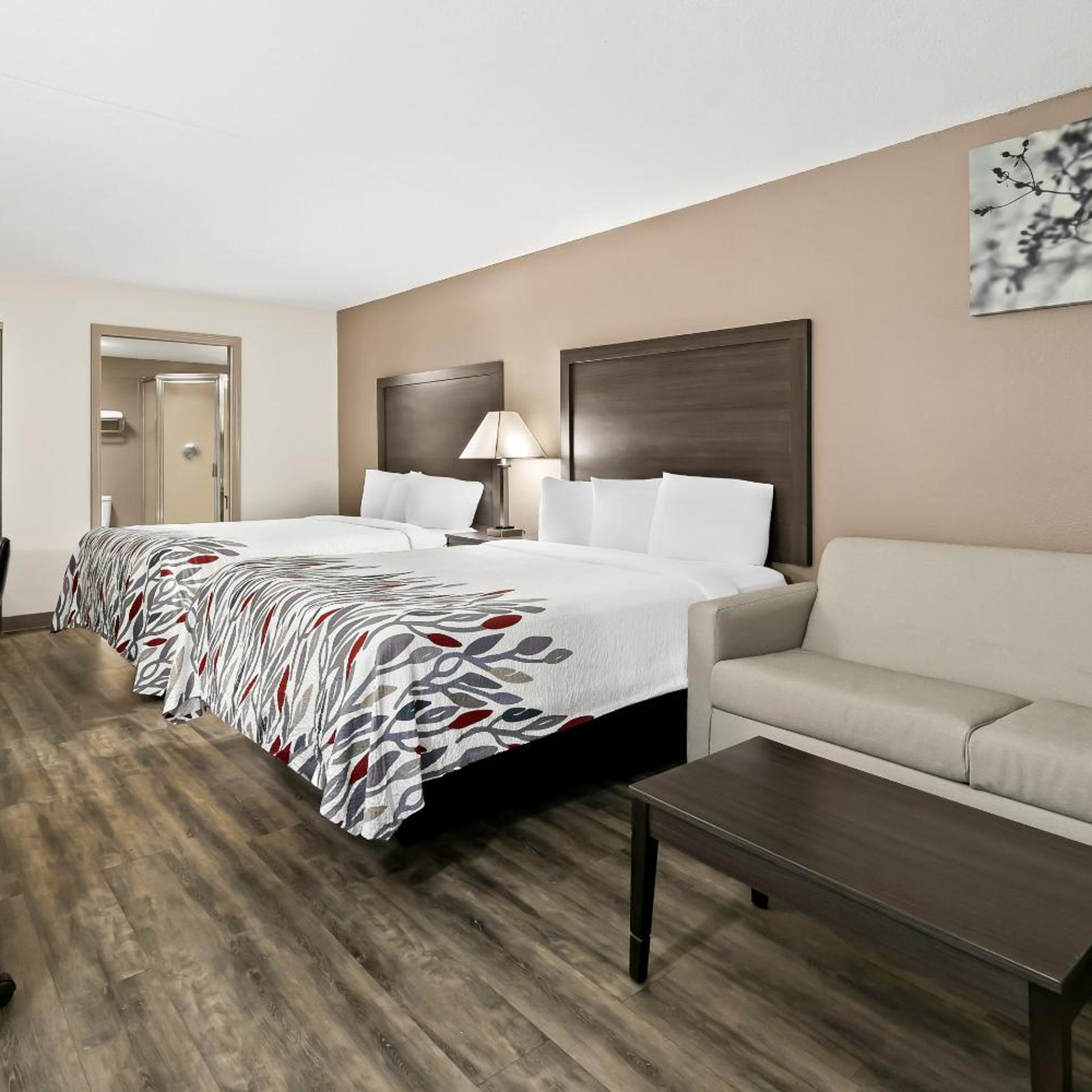 Suite, 2 Queen Beds, Sofa