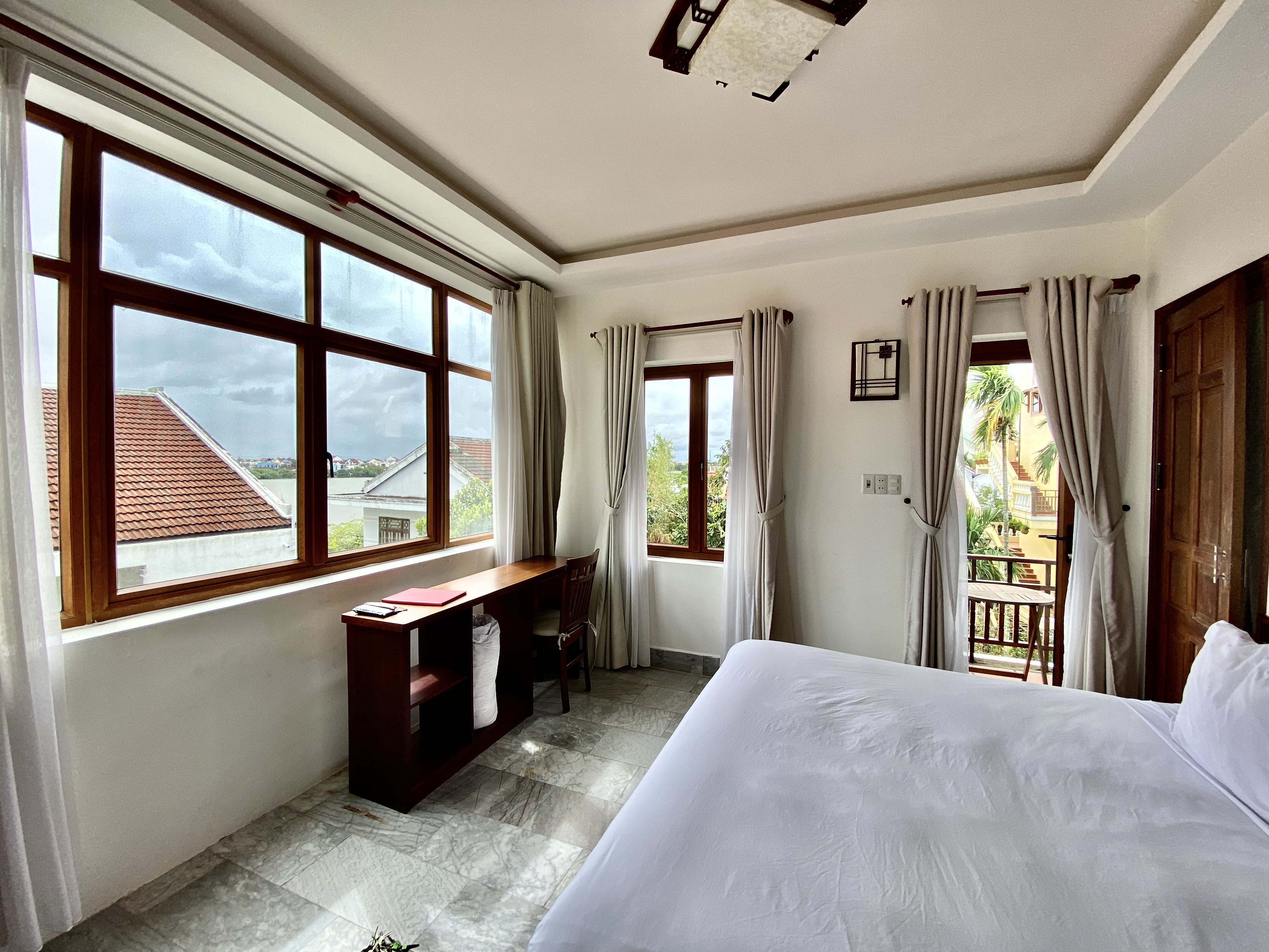 River View Suite 1 Person