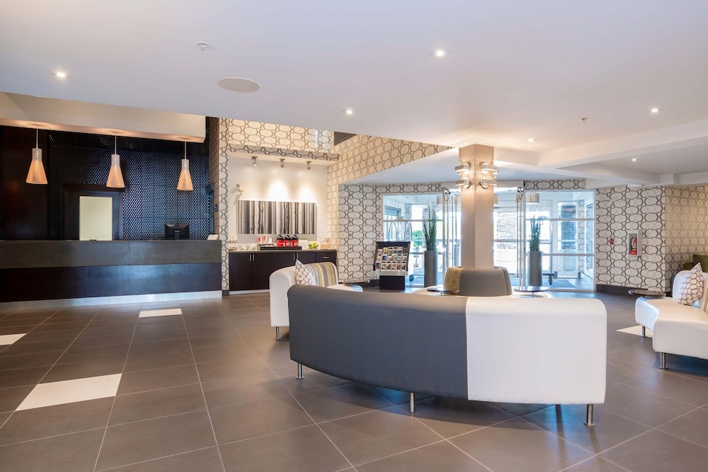 Sandman Hotel & Suites Abbotsford 4/36