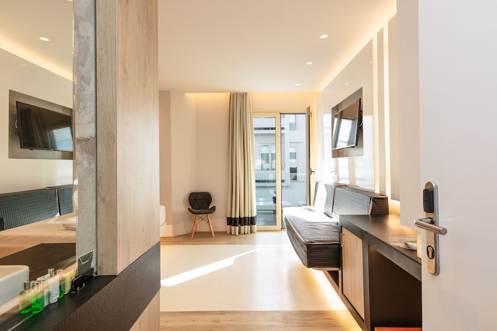 Kahlua Sea View Suites 63/67