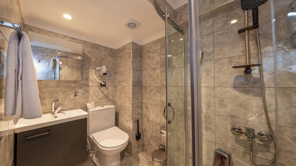 Skykhan Otel 33/38