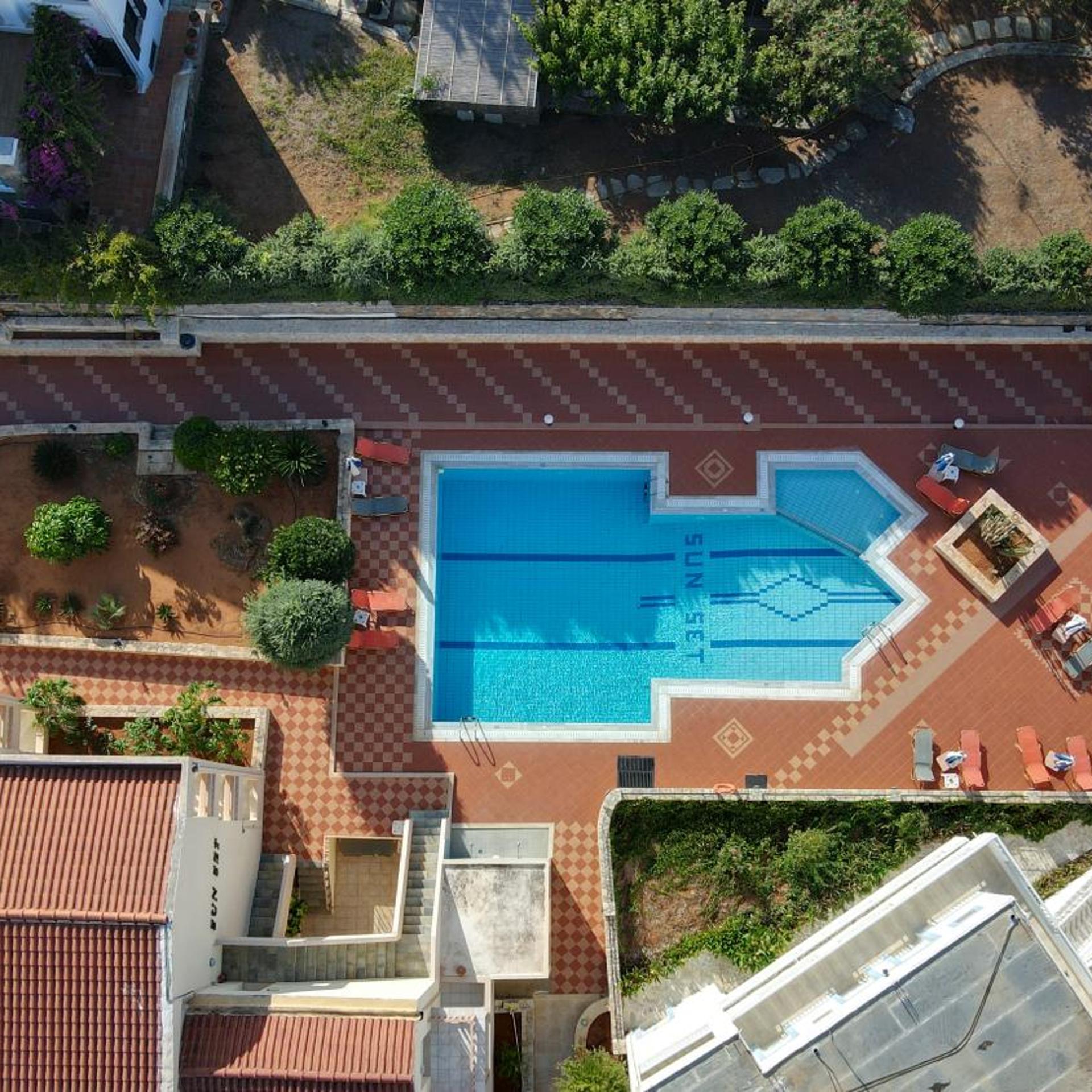 Sunset Studios Apartments 45/50