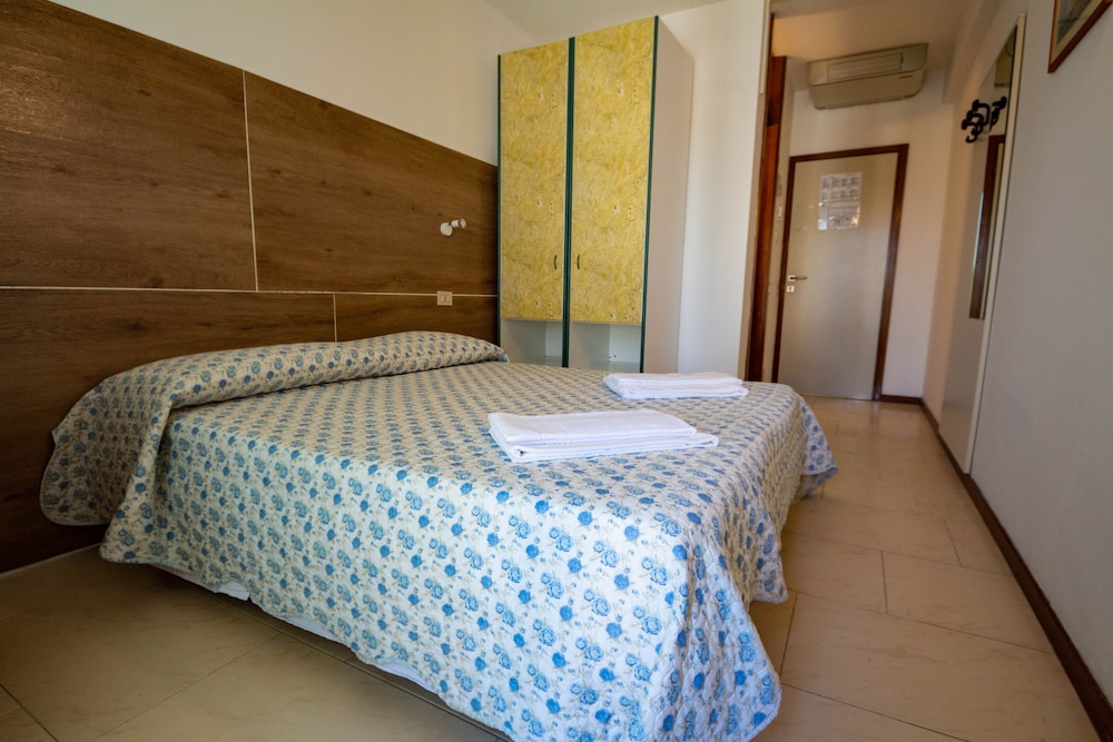 HOTEL AMBRA 7/50