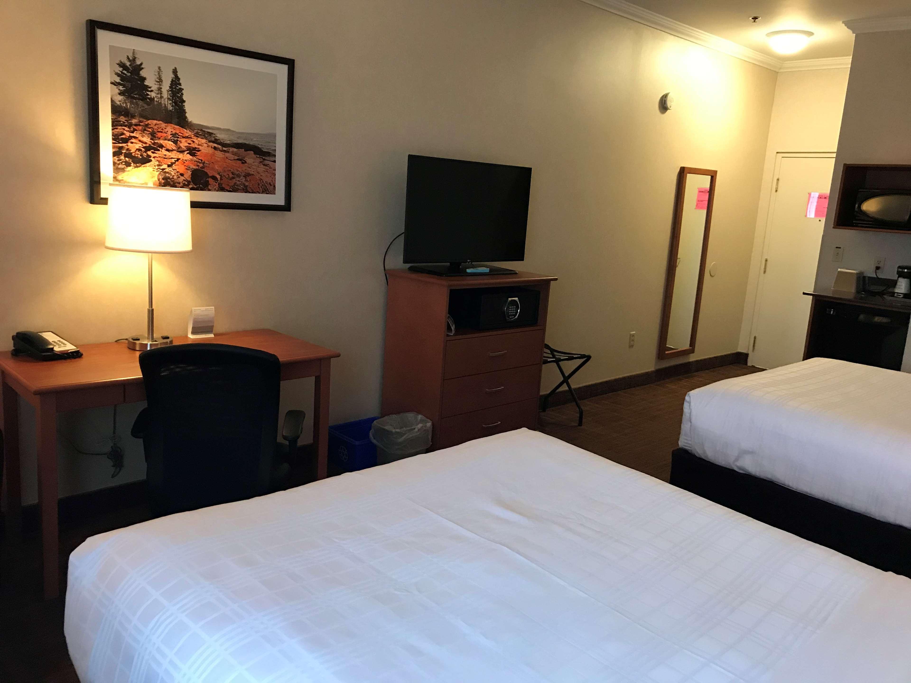 غرفة بزنس بسريرين كوين، Best Western Thunder Bay Crossroads 6/8