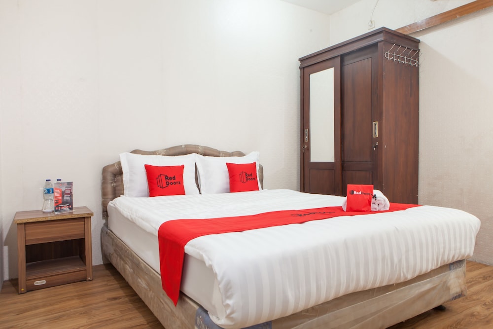 Reddoorz Near Pelabuhan Tanjung Perak 2 Surabaya 8/33
