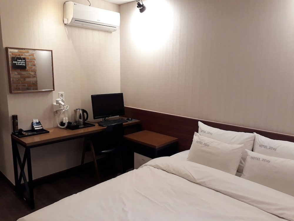 2Day Hotel 23/50