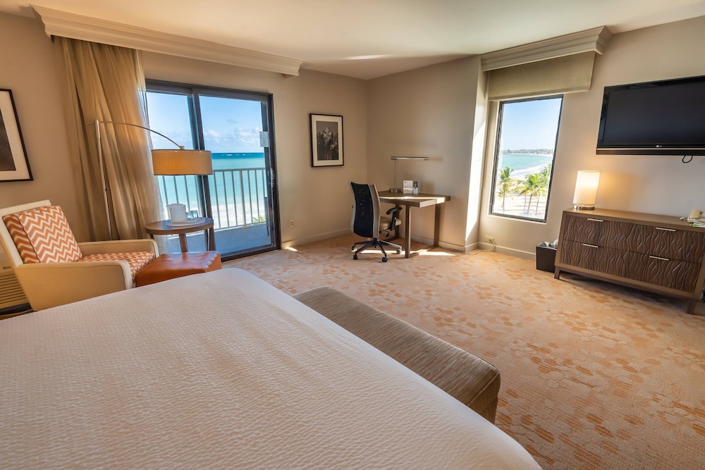 Courtyard Isla Verde Beach Resort 11/54