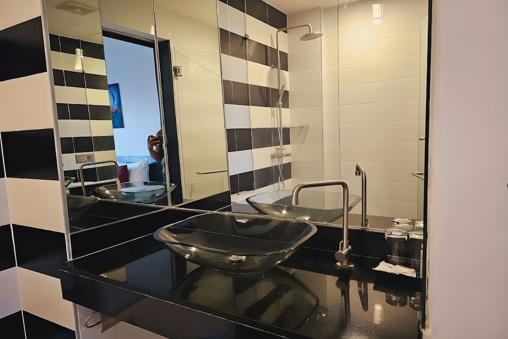 One World One Home Naiharn Hotel by ZUZU 49/50