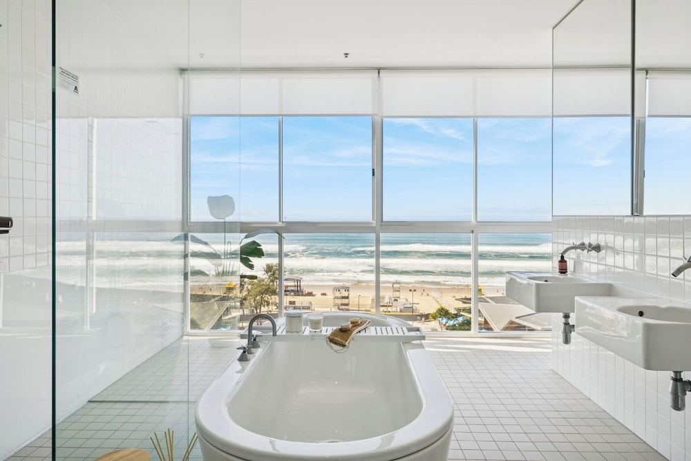 فيلا بسرير كينج وسرير كوين وسريرين منفصلين بإطلالة على البحر بـ3 غرف نوم، ULTIQA Air on Broadbeach 8/9
