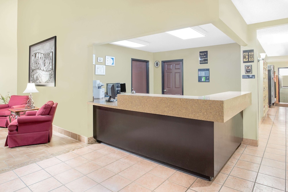 Super 8 by Wyndham Nixa/Springfield Area 5/39