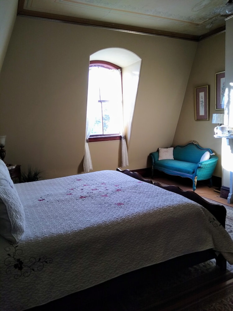 The Proctor Mansion Inn 9/70