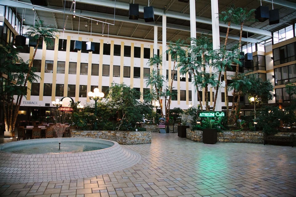 Wyndham Edmonton Hotel and Conference Centre 54/57