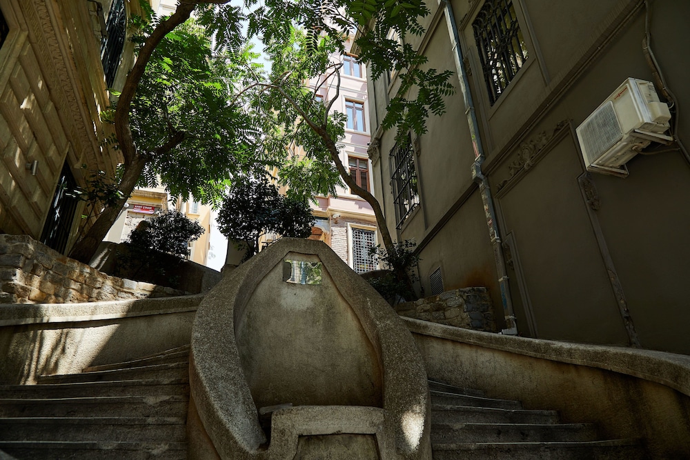 No 8 Galata 28/50