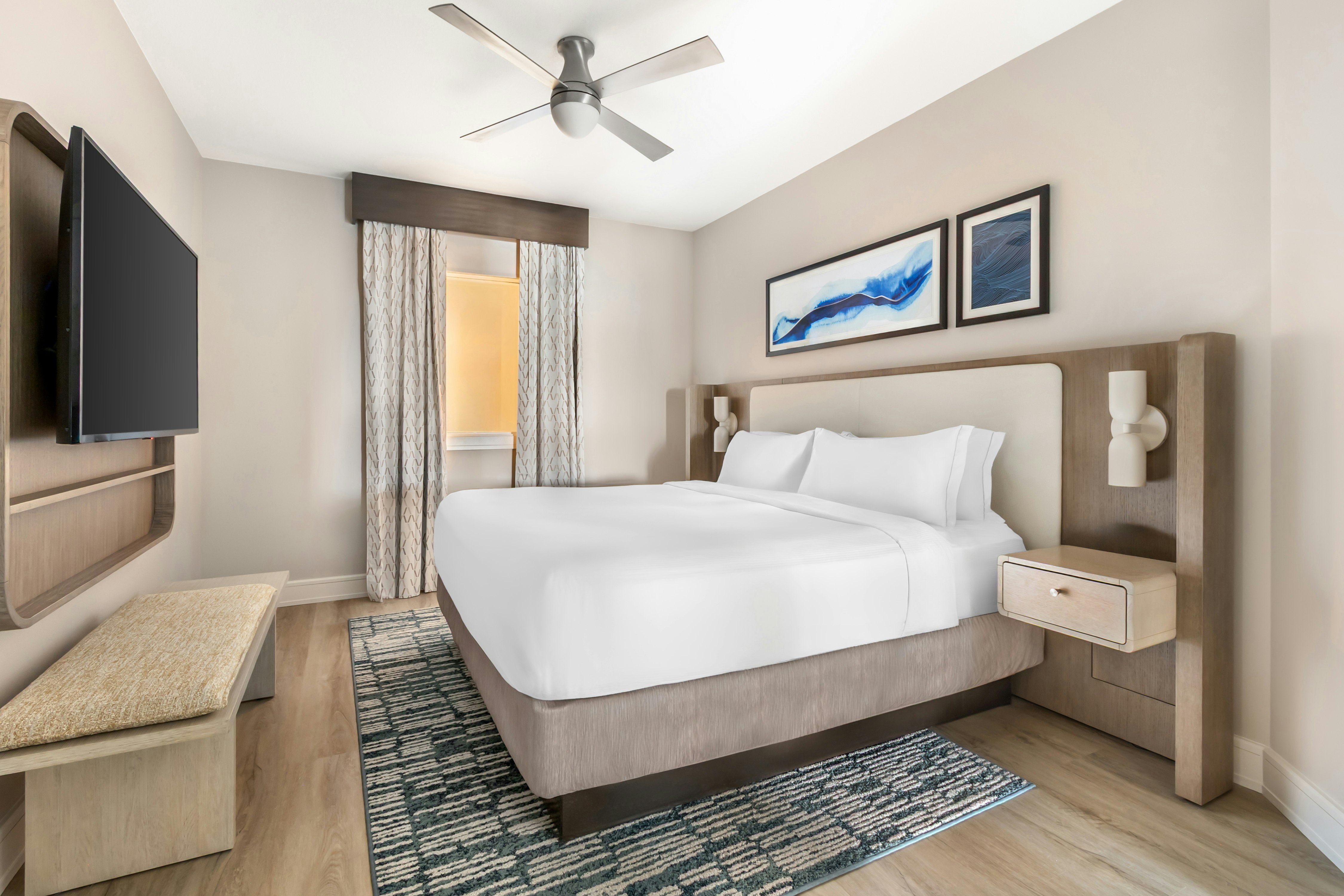 1 Bedroom, Suite, King Bed, Ocean Front