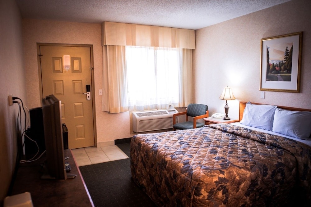 Langley Hwy Hotel 21/25