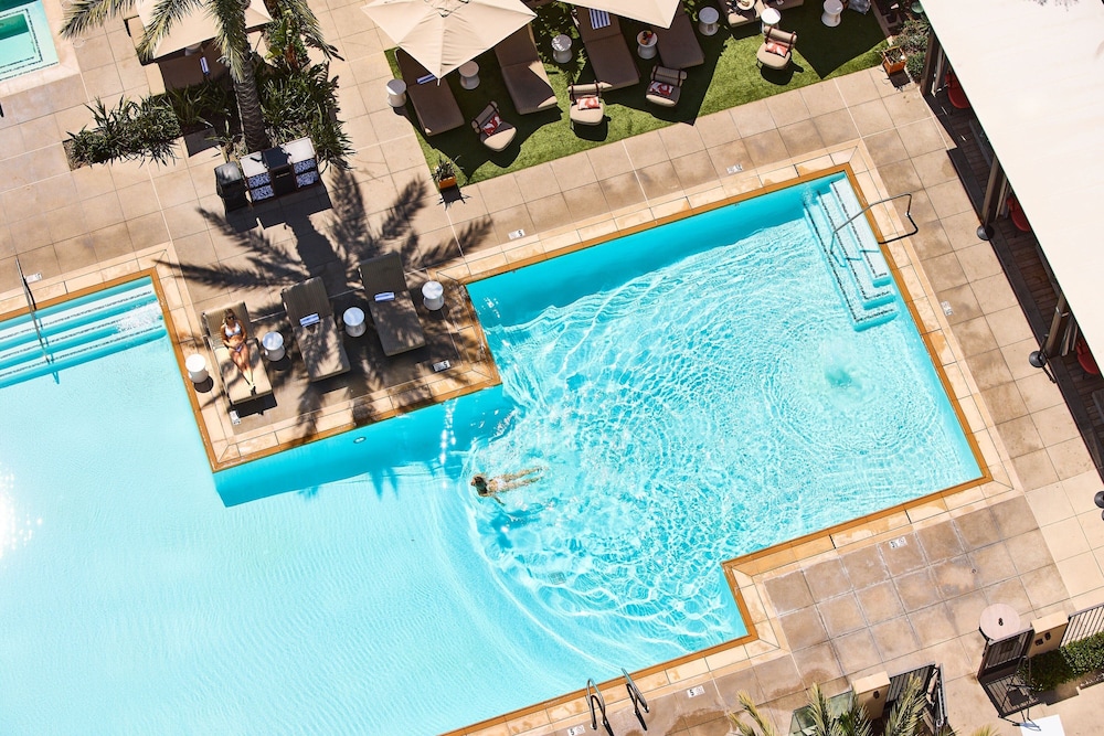MARRIOTT IRVINE SPECTRUM 22/50