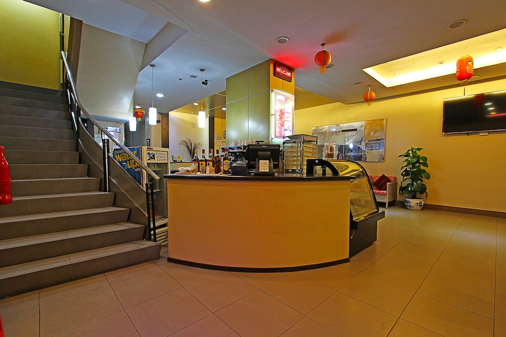 Andy Hotel 4/44