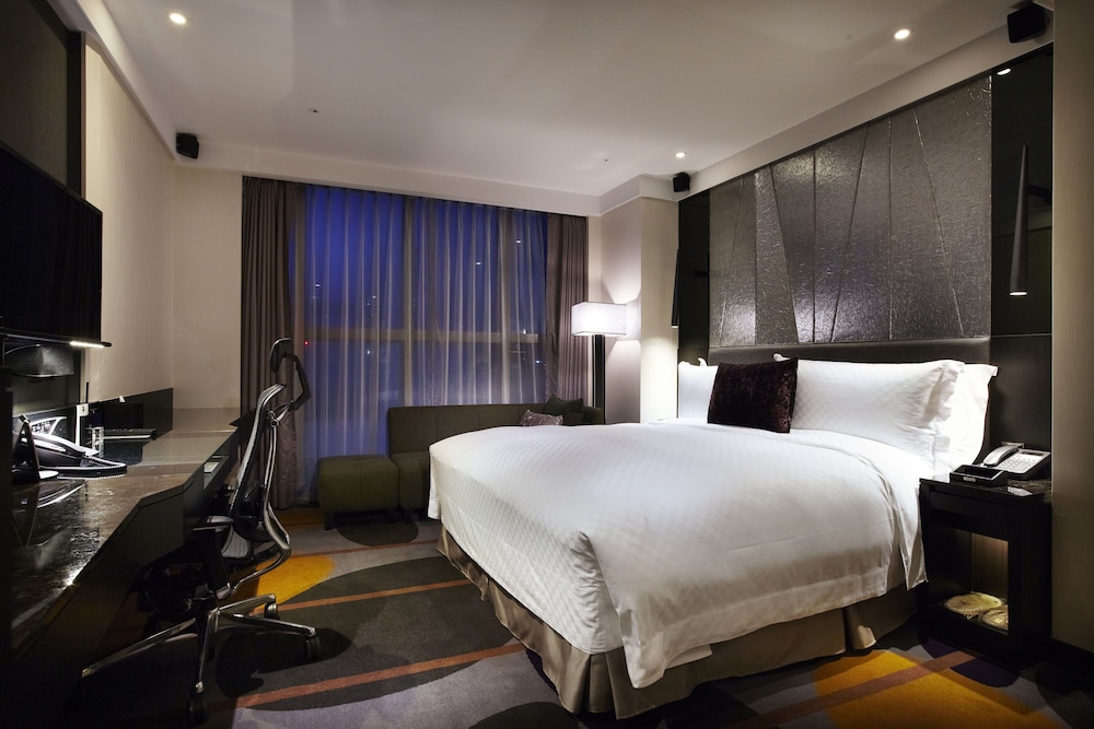 PREMIUM, KING BED