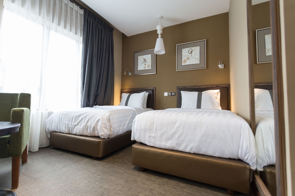 Z Hotel 23/50
