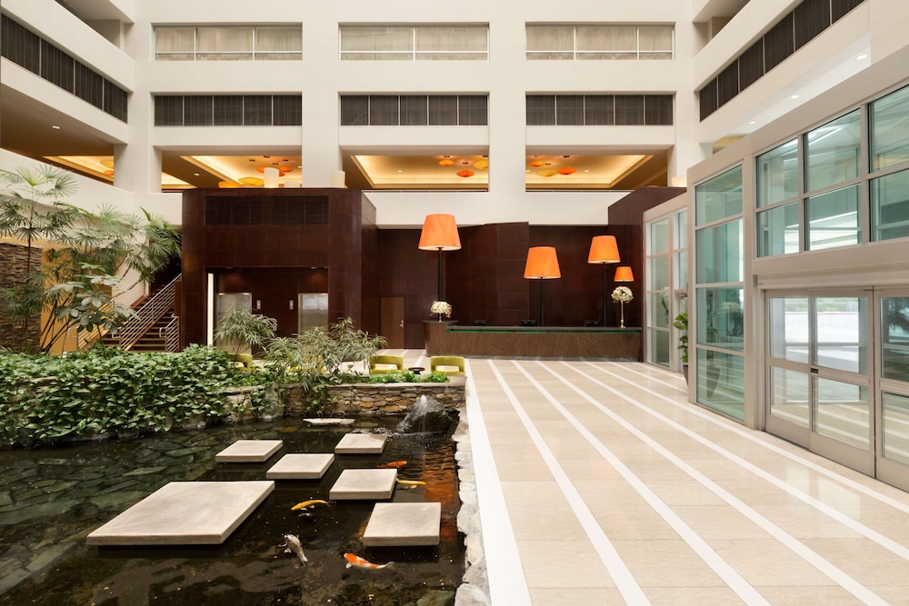 Embassy Suites by Hilton Los Angeles Glendale 5/54