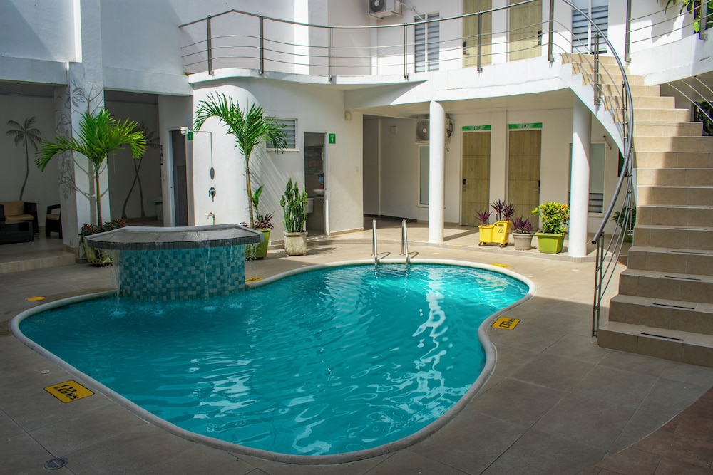 Waira Suites Hotel 49/55
