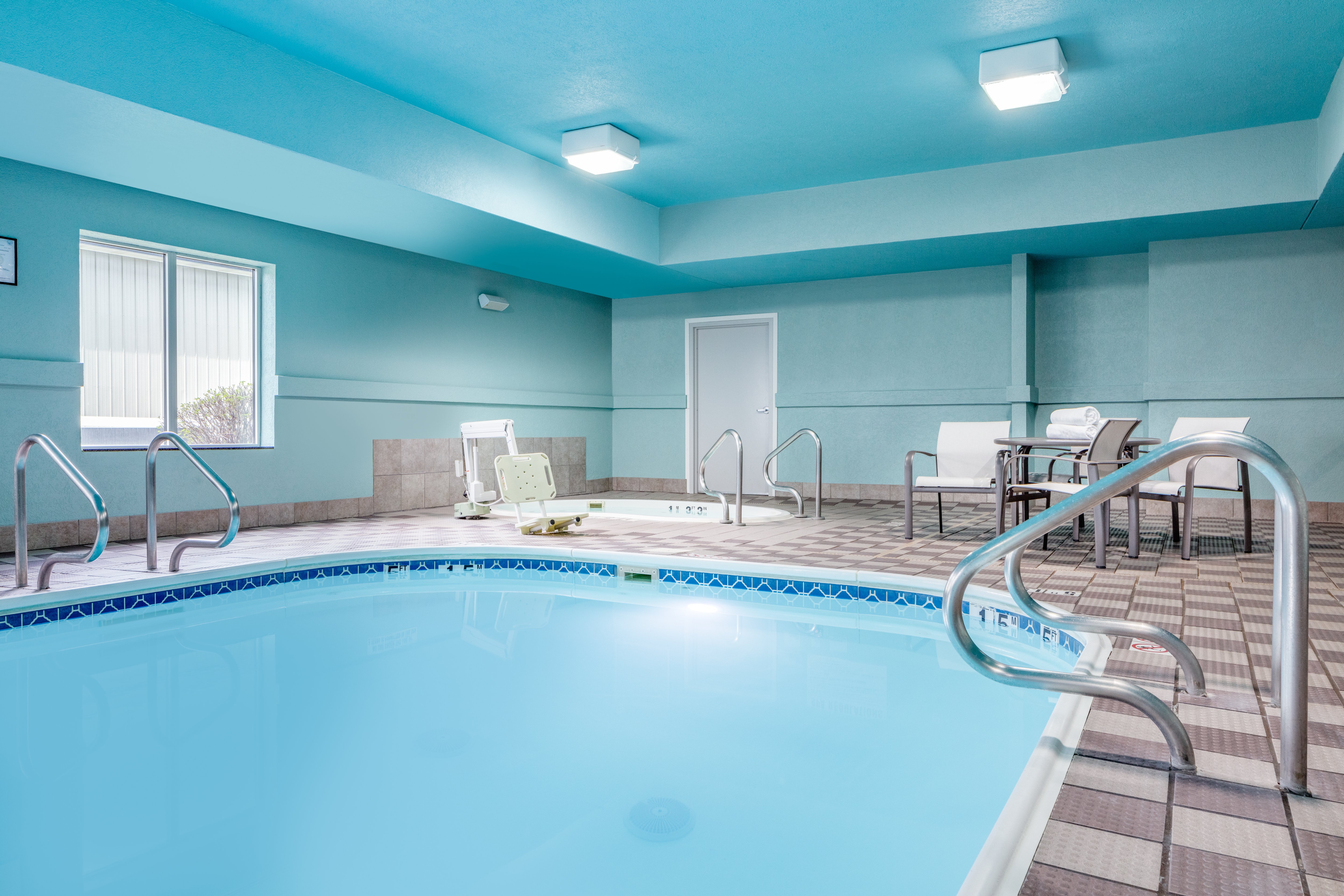 Holiday Inn Express Kearney 36/72