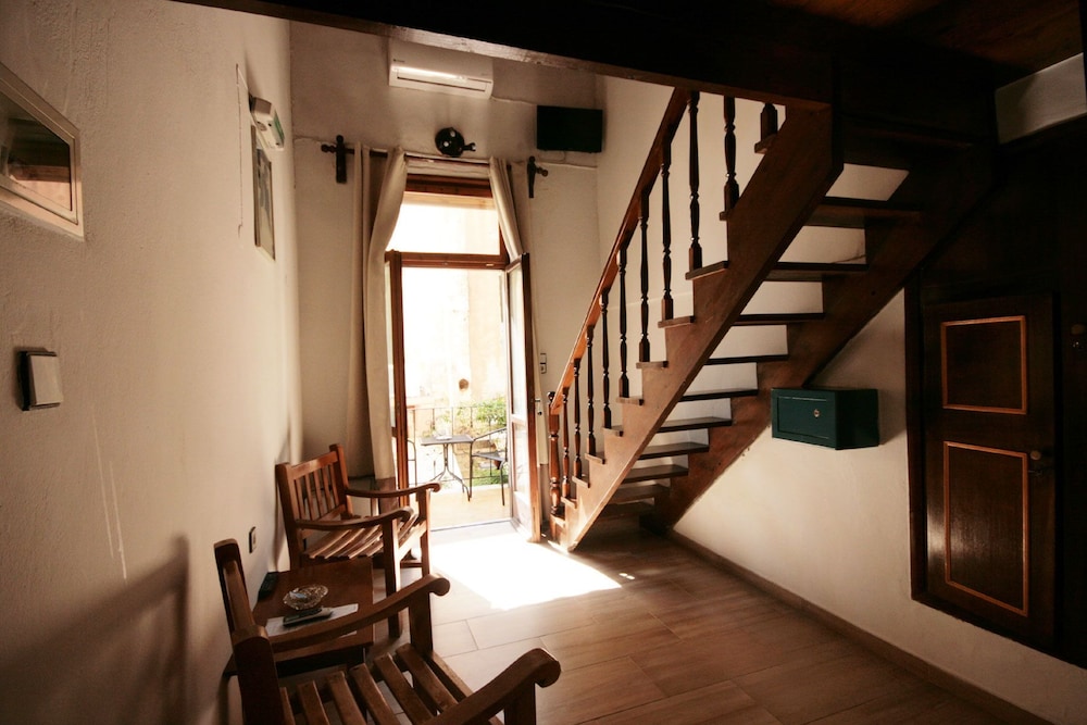 Chania Rooms 30/48