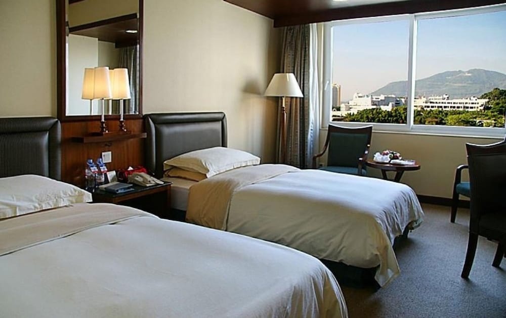 Seaview Gleetour Hotel 11/28