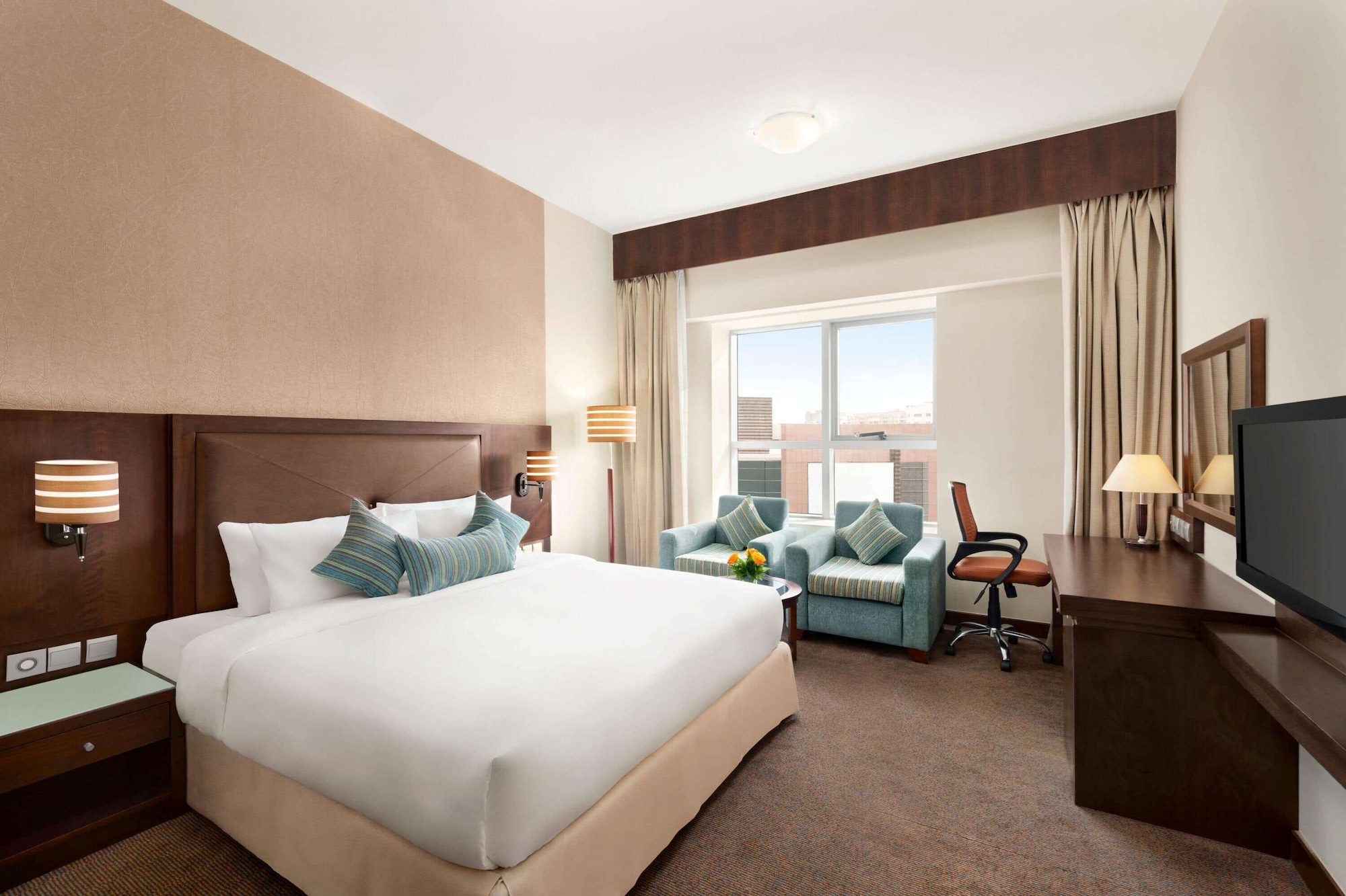 SUPERIOR, KING BED