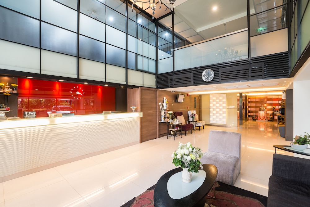 Beyond Suite Hotel 4/73