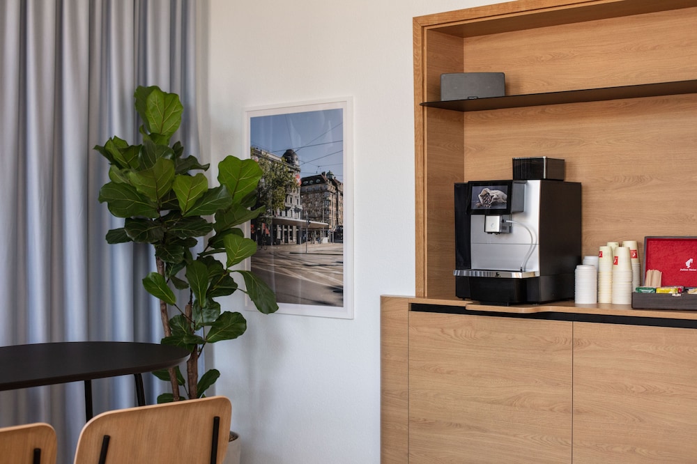 Fred Hotel Zurich Hauptbahnhof 6/50