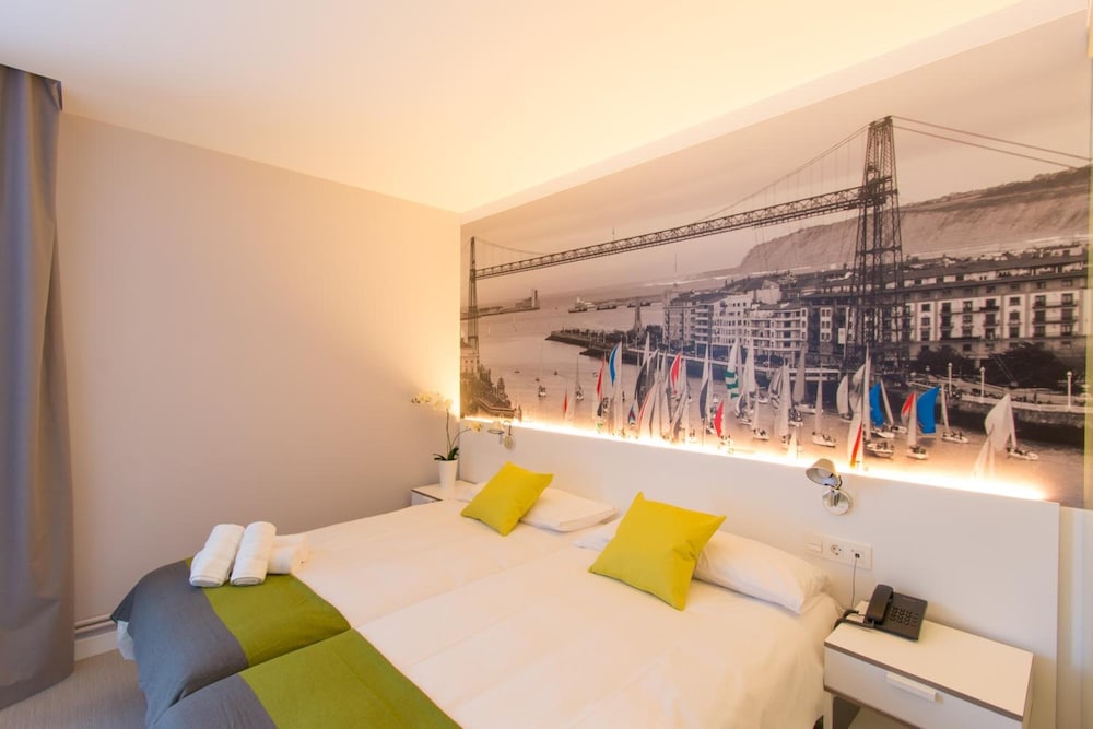 Bilbao City Rooms 12/25