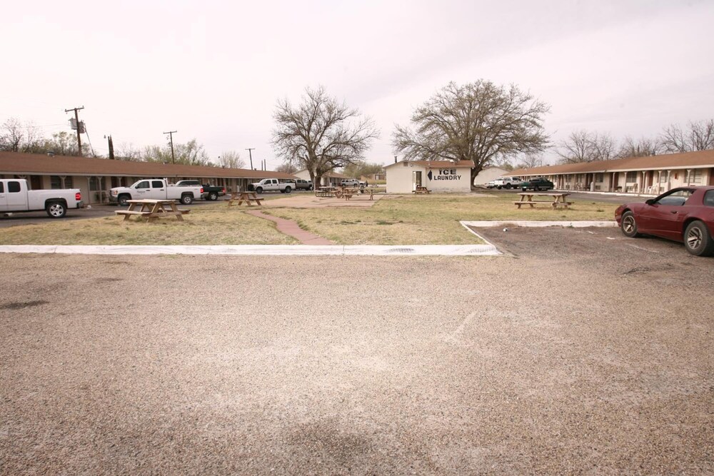Andrews Motor Inn 45/51