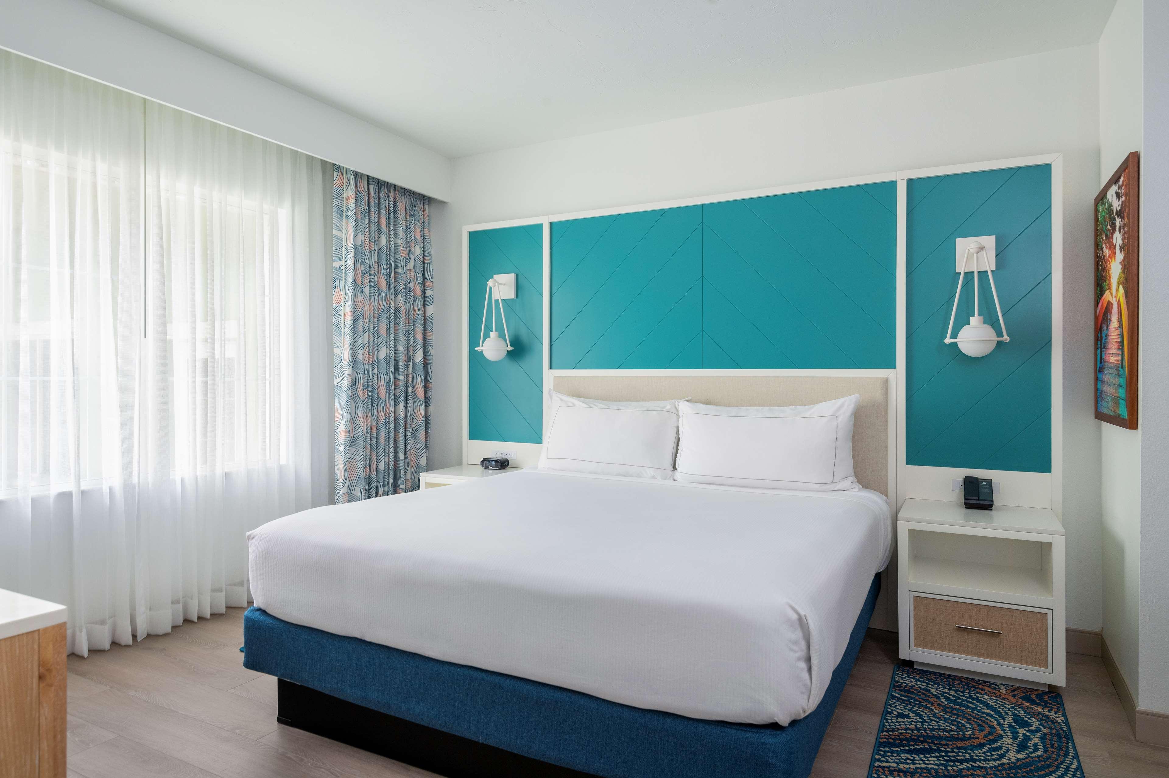 1 BEDROOM, COURTYARD, SUITE, KING BED, PATIO
