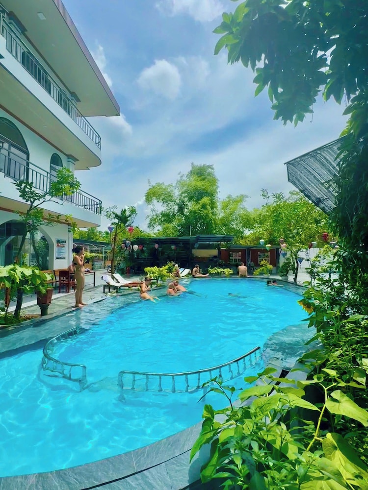 Tuan Ngoc Hotel 64/72