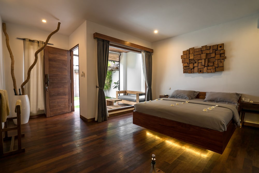 DELUXE, SUITE