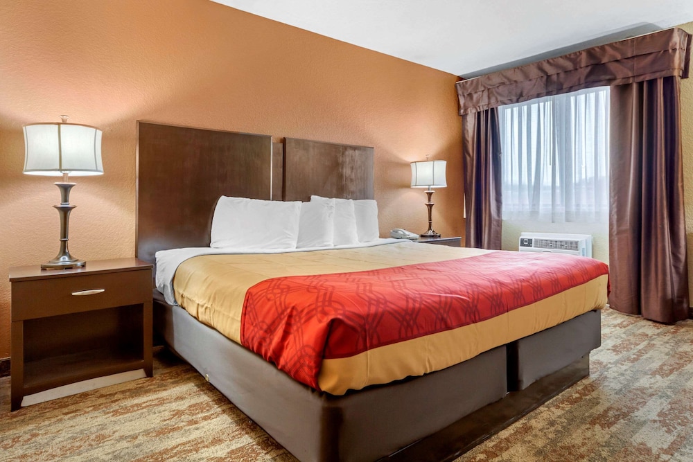 Econo Lodge Black Hills 19/46