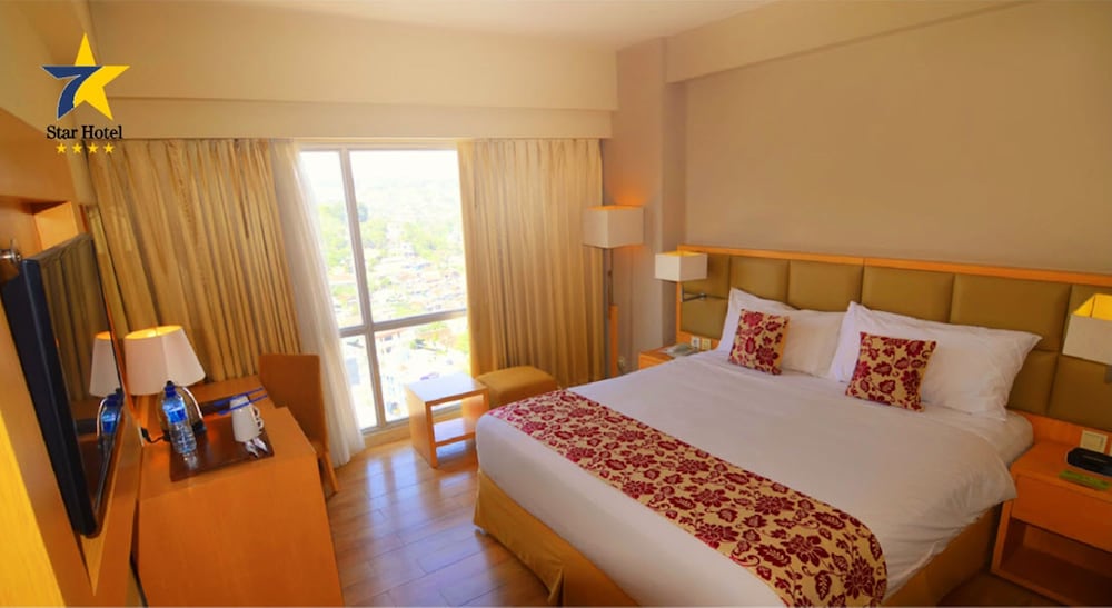 Horison Ultima Semarang (Ex Star Hotel) 9/30