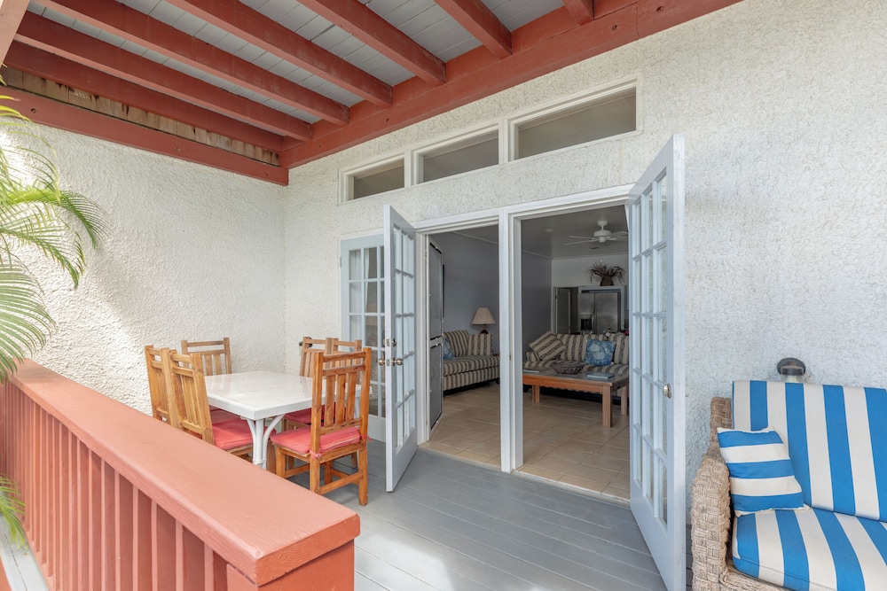 Fort Recovery Beachfront Villa & Suites Hotel 12/49