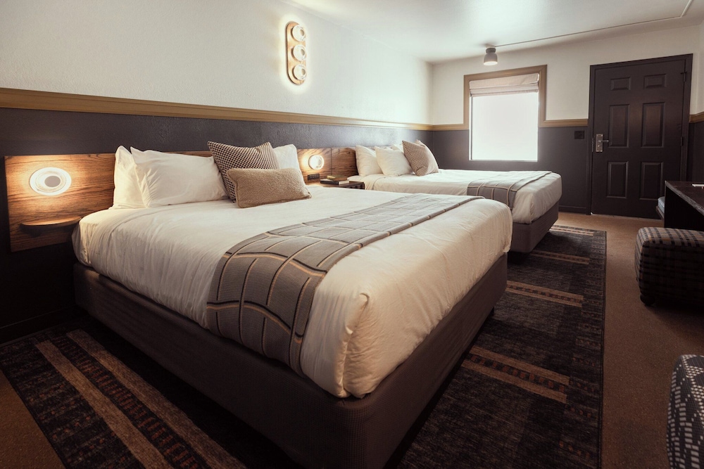 ROOM, 2 QUEEN BEDS
