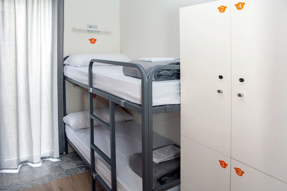 Meeting Point Hostels 14/34