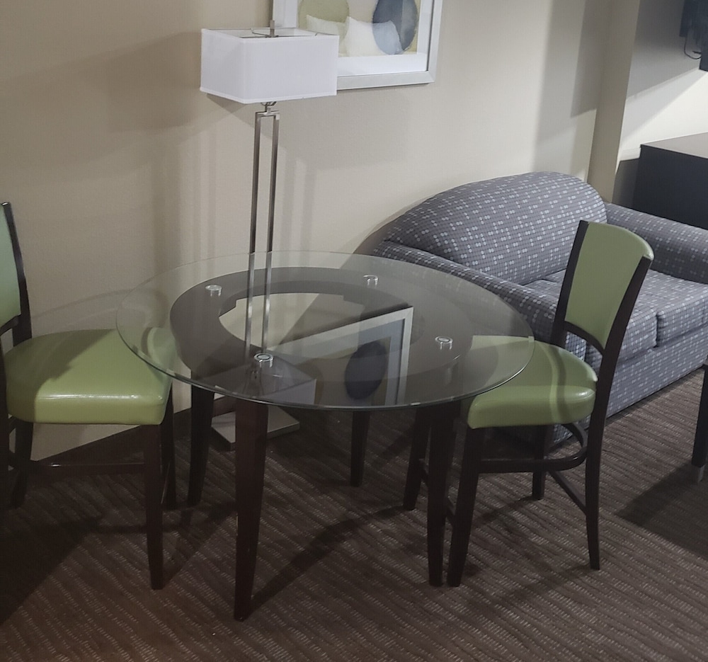 Horizon Inn & Suites 33/36