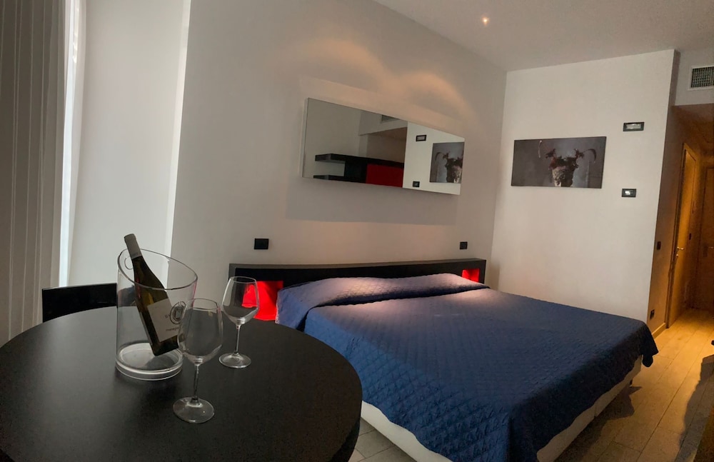 Blue Shades Aparthotel 47/66