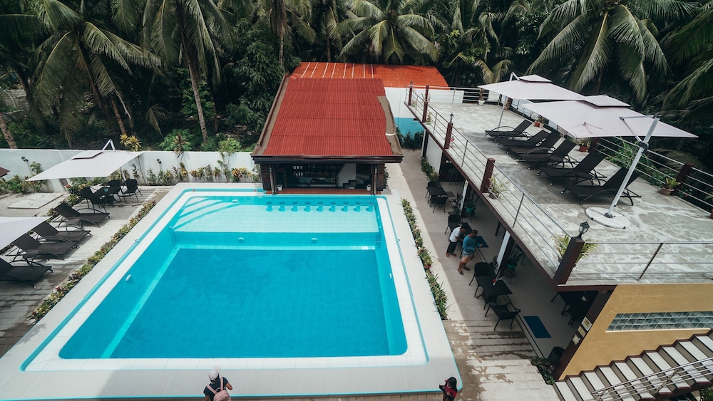 Point 303 Surf Resort 24/50