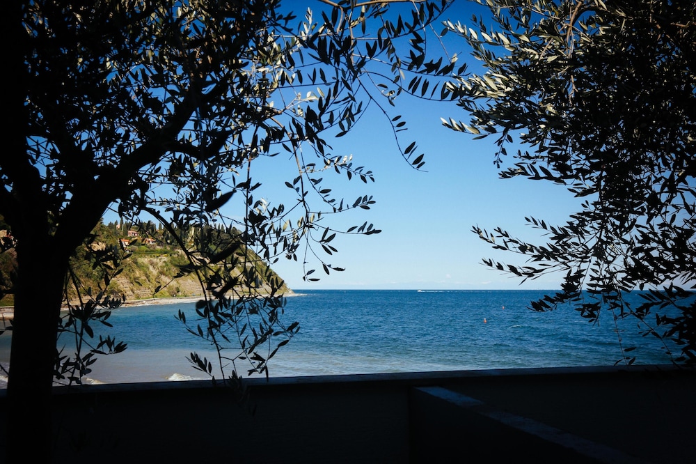 Barbara Piran Beach Hotel And Spa 63/70