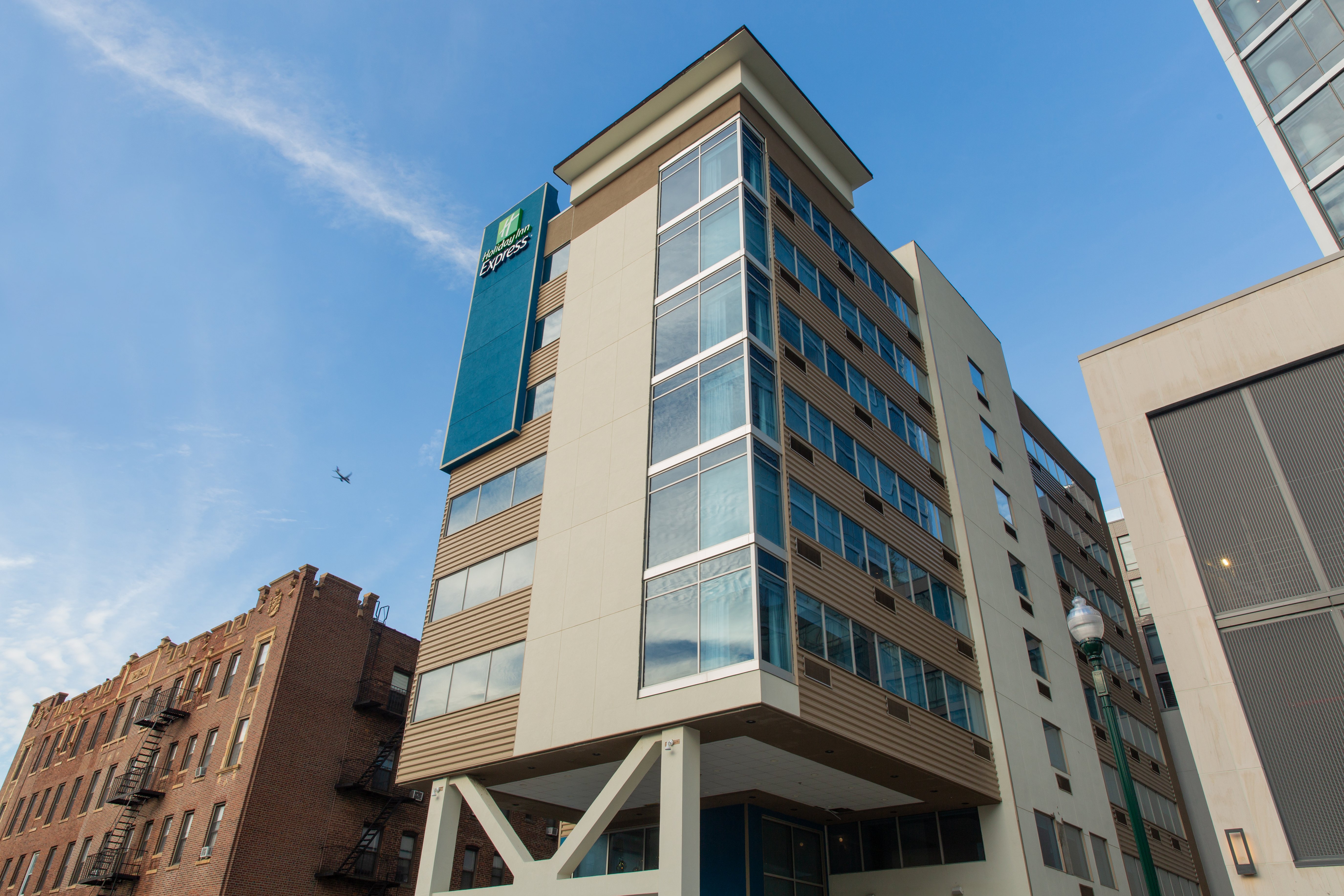 Holiday Inn Express New Rochelle 1/66