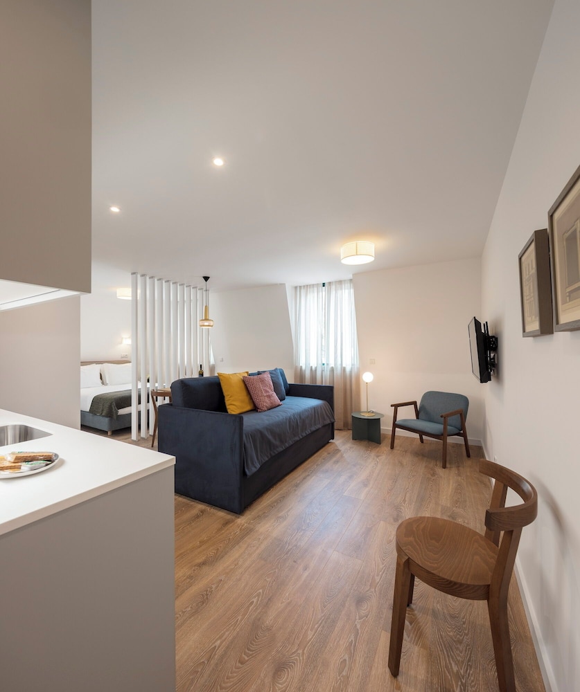 Lisbon Serviced Apartments - Chiado Emenda 64/70
