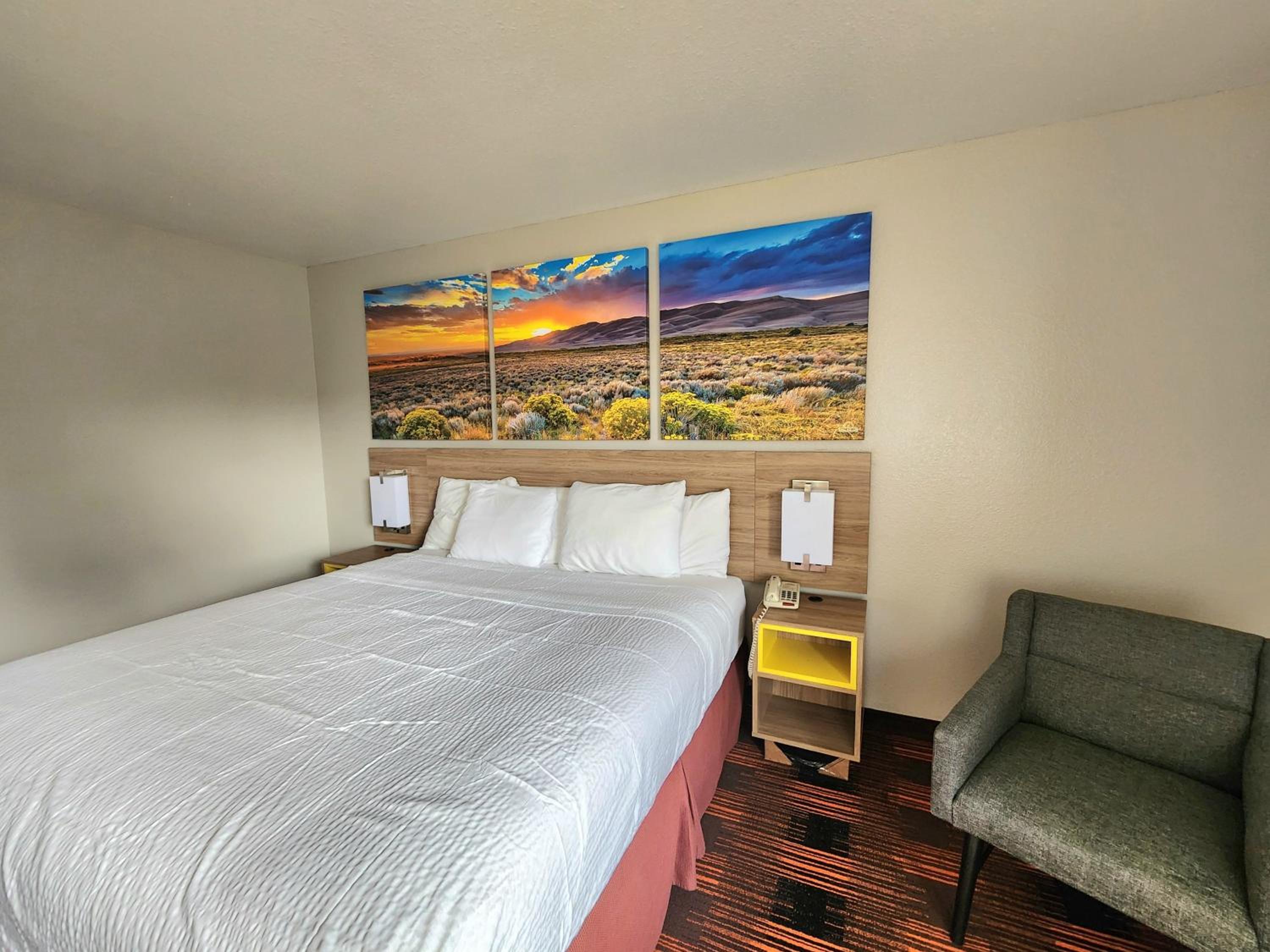 Room, King Bed, Bathtub, Accessible